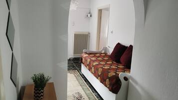 3 chambres, fer et planche à repasser, Wi-Fi gratuit, draps fournis