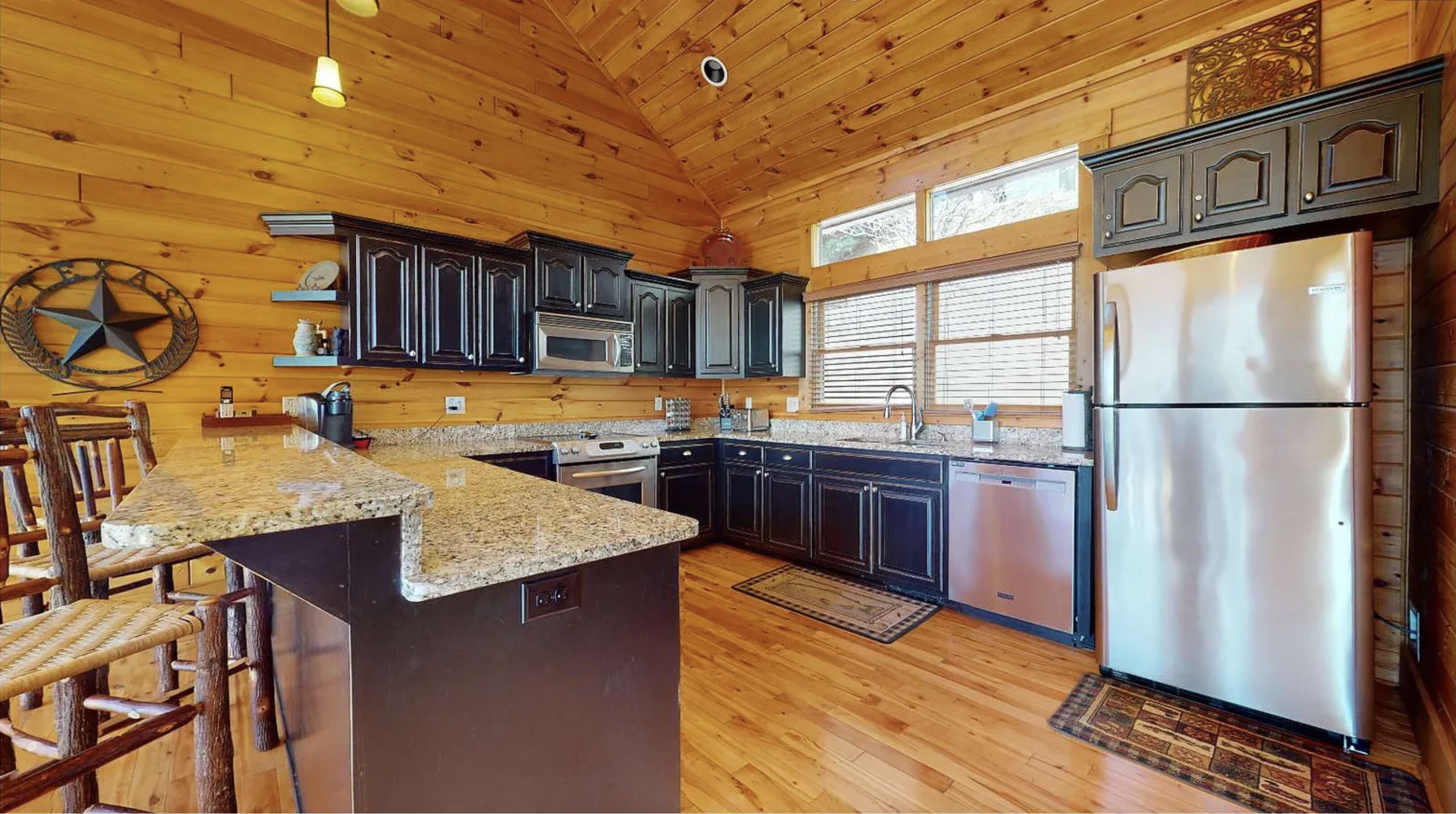 Lakefront Refuge Cozy, Private Home and Dock on the Pristine Lake