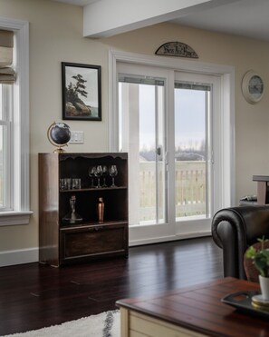 Interior - Updated home near river with large yard (Clayton)