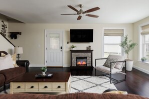 Smart TV, fireplace - Updated home near river with large yard (Clayton)