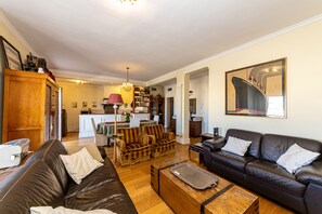Smart TV - Artistic House, cozy B&B, Bari in Puglia, the most beautiful region in the world. (Bari)