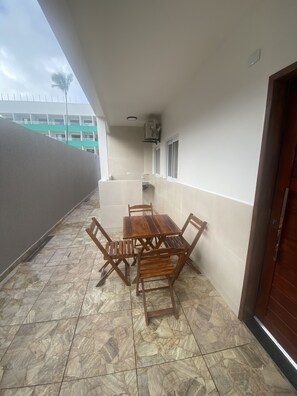 Outdoor dining - Apartamento Porto de Galinhas, Casa de Praia, Residencial Ribeiro e Pereira (Porto de Galinhas Ipojuca)