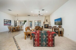 Smart TV, fireplace, computer monitors