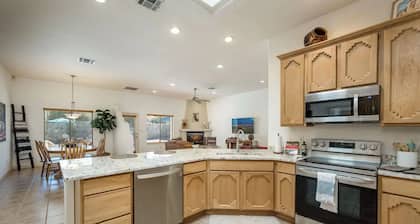 Las Cruces Southwest Charm with Pool, Hot Tub & Mountain Views