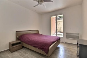 3 Schlafzimmer, Bügeleisen/Bügelbrett, Reisekinderbett, kostenloses WLAN
