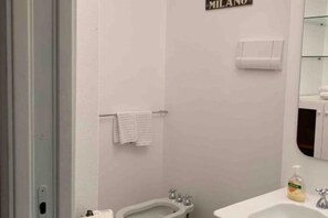 Douche, bidet