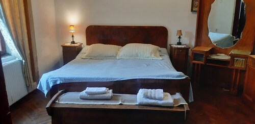 Relaxing, romantic double suite close to the Gara de Nord, ideal for lovers