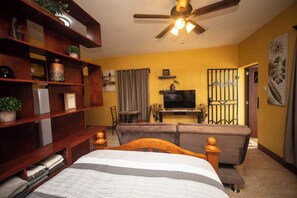 1 bedroom, iron/ironing board, WiFi, bed sheets - Cozy Studio Room with Private Entrance Buckley's
(Basseterre)