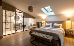 标准房 | 特色装修、特色家居、办公桌、笔记本电脑工作区