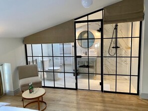 标准房 | 浴室 | 免费洗浴用品、吹风机、毛巾、卫生纸