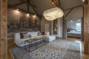 Individually decorated, individually furnished, desk, laptop workspace - Zamek Sarny (Radkow)