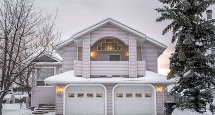 5-Br/3-Ba | Private Pool & Hot Tub | Pool Table + Home Theatre