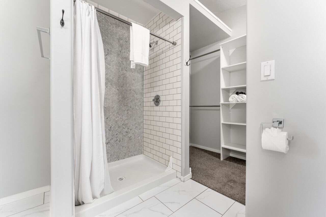 Hair dryer, towels