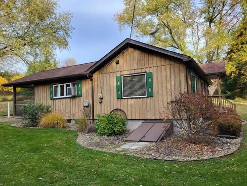 Peaceful Deer View Cabin 2 BR