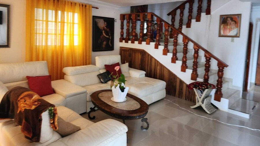 HABITACION A 5 MINUTOS DEL AEROPUERTO