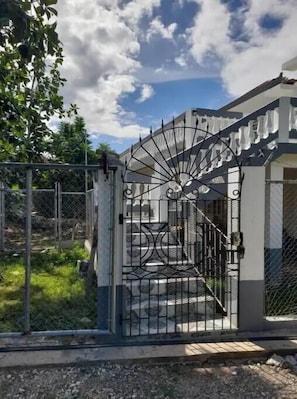 Property grounds - Home in paradise (Negril)