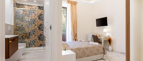 1 bedroom, minibar, individually decorated, desk