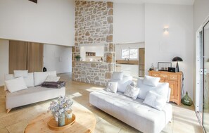 TV connectée, cheminée