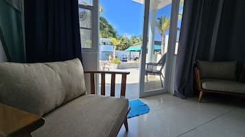 Phòng Premium, 1 giường cỡ king, không hút thuốc, quang cảnh hồ bơi | Quang cảnh từ phòng