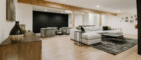 Smart TV, video games