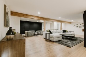 Smart TV, video games - Fairway Getaway-by Whistling Straits, Golf sim/Theater Room, ZenDen &Poker Room! (Sheboygan)