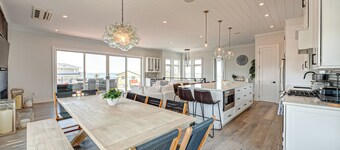 Fire Island White House - Ocean Bay Park 
5 Bedroom Bayview Home - Sleeps 18! 