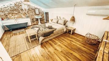 3 habitaciones, tabla de planchar con plancha y cuna de viaje