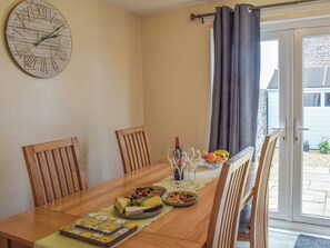Dining - 2 bedroom accommodation in Girvan (Girvan)