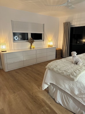 2 bedrooms, travel crib, free WiFi, bed sheets - Gulf Stream Condo, private beach (Delray Beach)