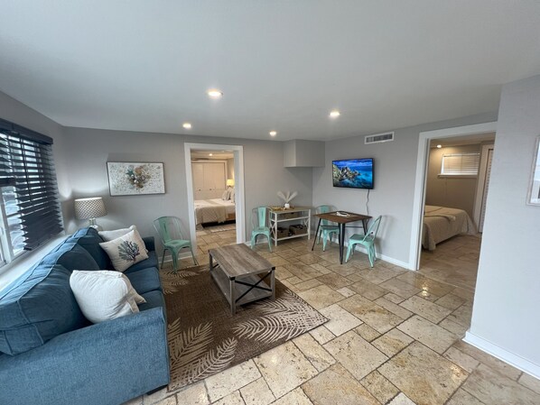 2 chambres, fer et planche Ă repasser, Wi-Fi, draps fournis