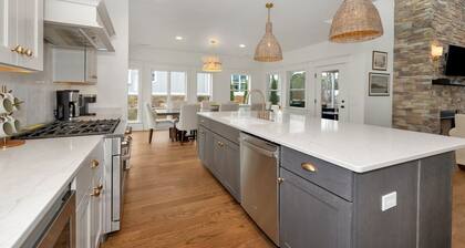 Fisherman's Dream, Beautiful lake house with stunning lake views and boat house