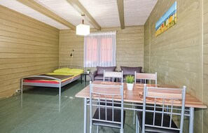 1 bedroom, free WiFi, bed sheets