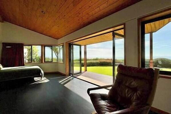 Interior - The Hapuku Studio (Hapuku)