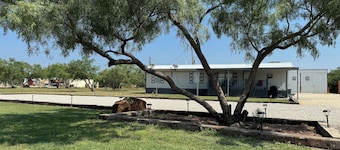 The Runaway Place @ O.H. Ivie - 2 minutes from Elm Creek Marina and boat ramps.