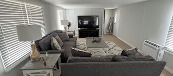 The Runaway Place @ O.H. Ivie - 2 minutes from Elm Creek Marina and boat ramps. 