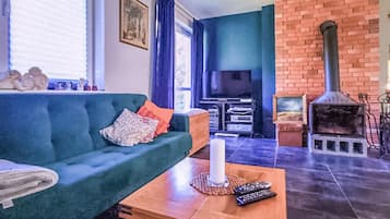 TV, fireplace, DVD player, stereo