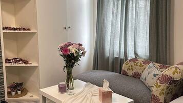 1 dormitorio, tabla de planchar con plancha, wifi y ropa de cama