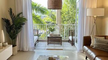 智能電視、書籍、音響