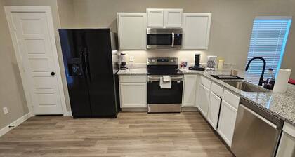 New Build- 3 Bed, 2 Bath w Garage.