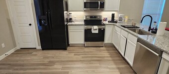 New Build- 3 Bed, 2 Bath w Garage.