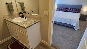 3 chambres, fer et planche Ă repasser, Wi-Fi, draps fournis