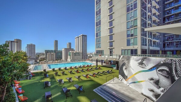 Outdoor pool, pool loungers
