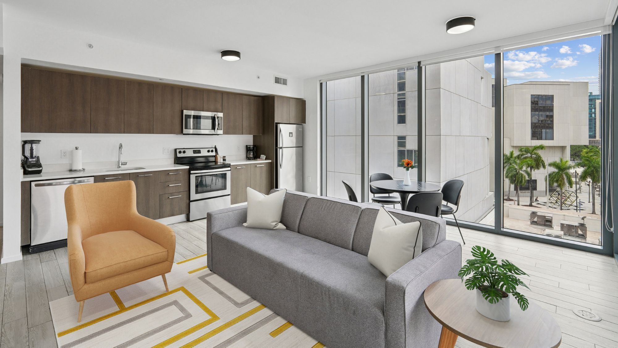 Departamento, 3 habitaciones | Cocina privada | Refrigerador con congelador, microondas, horno y parrilla de estufa 