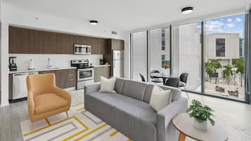 Apartment, 3 Bedrooms | Private kitchen