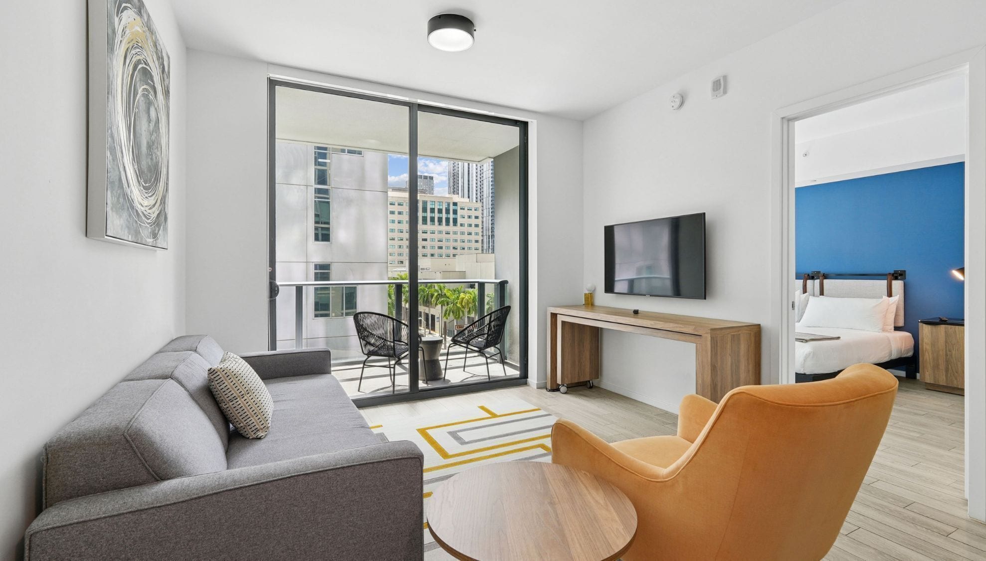 Departamento, 1 habitación | Área de sala de estar | Smart TV, futbolito y tenis de mesa 