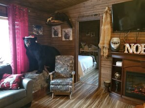 7 bedrooms, desk, iron/ironing board, WiFi