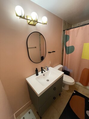 Hårføner, håndklær, såpe og sjampo