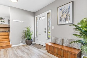 Interior - Minnesota Designer Stay: Mall of America, ValleyFair, & Minnesota Zoo (Apple Valley)