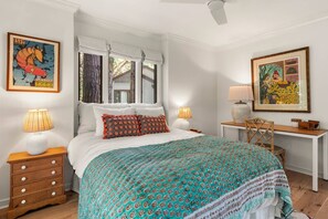 3 chambres, fer et planche à repasser, Wi-Fi, draps fournis