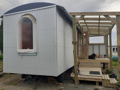 Couple's Hideaway: Character Shepherd's Hut. Pet friendly.